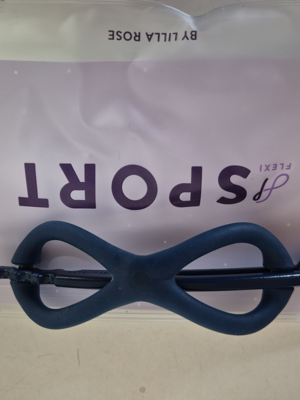 Lila Rose Navy Flexi Figure-8 Hair Clip